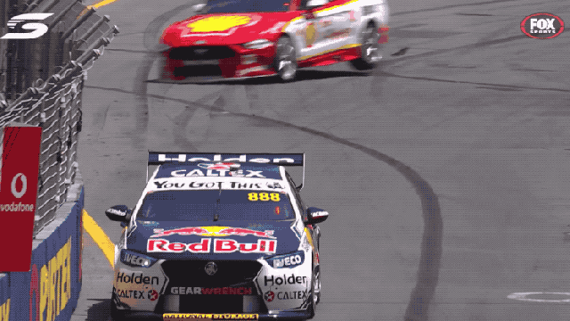 Scott McLaughlin’s Supercars Crash Was So Bad It Launched Debris Onto Someone’s Balcony
