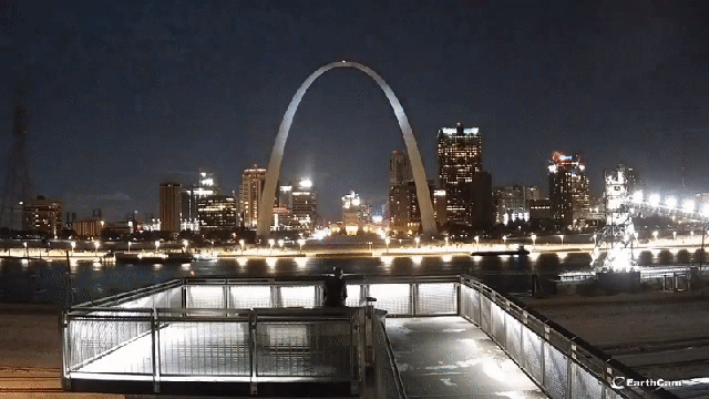 Fireball Lights Up The Skies Over St. Louis During Northern Taurid Meteor Shower