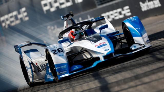 Formula E Wants Their Gen3 Cars To Have Charging Pit Stops Under 30 Seconds