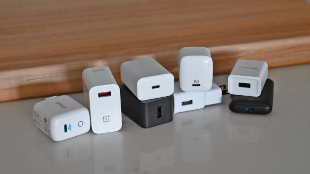 EU Officially Votes To Create A Standard Charging Adaptor For Phones Despite Apple’s Protests