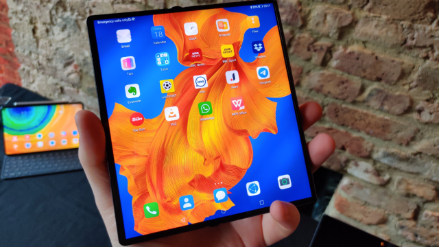 Looks Like Huawei’s Planning a Foldable Phone Called the Mate V
