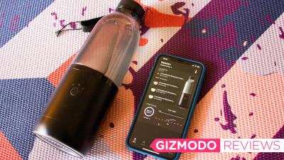 This Smart Bottle Made Drinking Water A Little Less Boring With Flavour Pods
