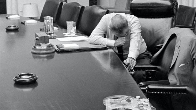 No, Lyndon B. Johnson Isn’t Mourning Vietnam War Deaths In That Viral Photo