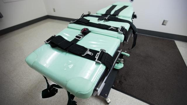 Are US Prisons Stockpiling Death Chambers With Drugs Sorely Needed By Hospitals?
