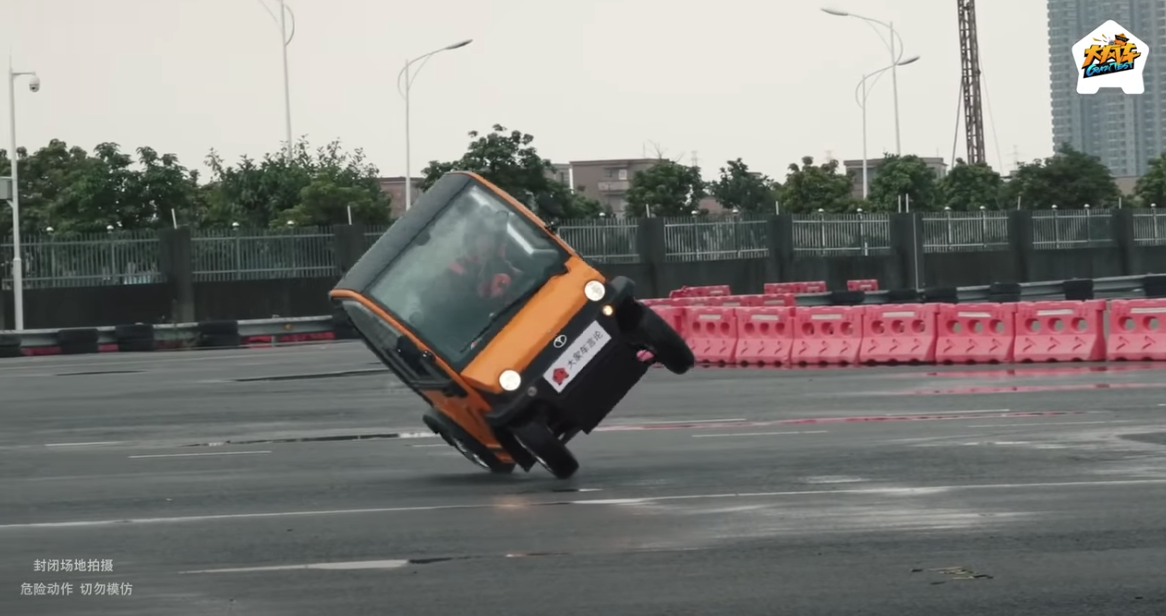 This Top Gear-Style Test Of Three Weird Chinese Almost-Cars Is Absolutely Amazing