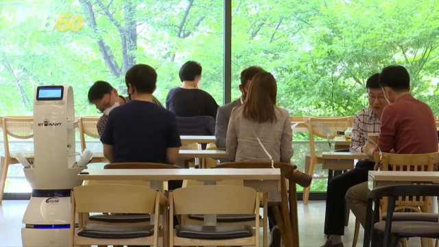 This Robot Barista Helps South Korea’s Café-Goers Practice Social Distancing