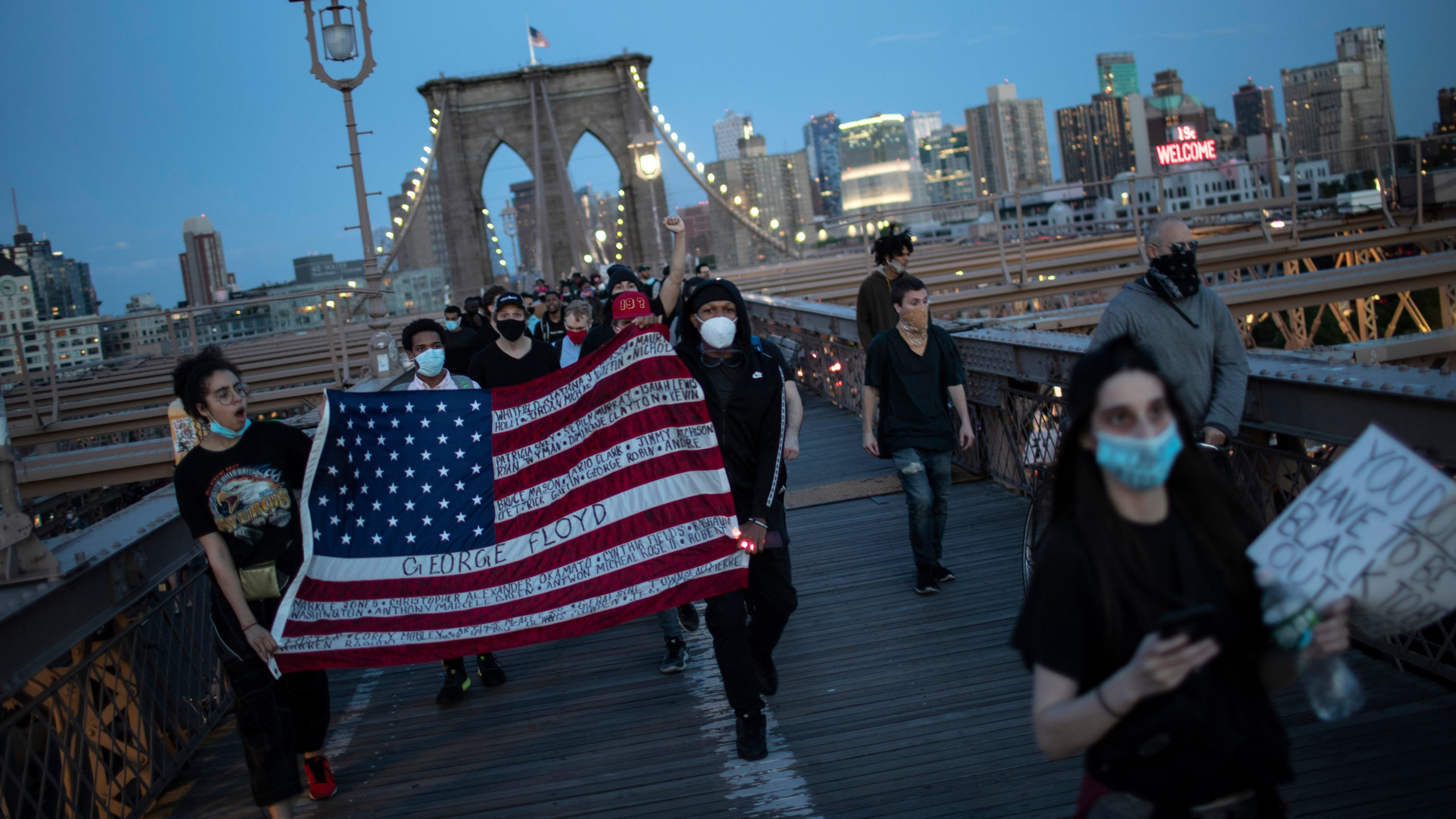 Protesters on the Brooklyn Bridge, June 1, 2020. (Photo: Wong Maye-E, AP)