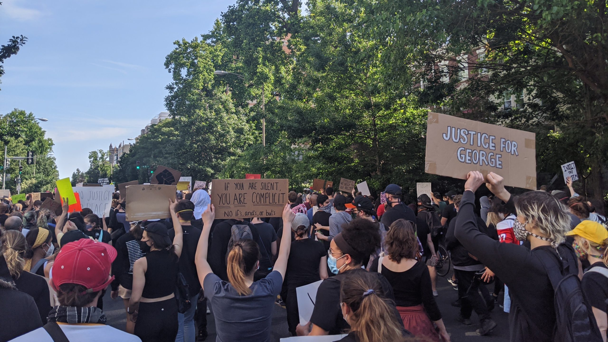 Protesters on the march in D.C. on June 2. (Photo: Tom McKay, Gizmodo)