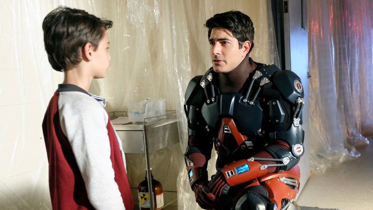 Ray Palmer (Brandon Routh) encounters his younger self.  (Photo: Bettina Strauss, The CW)