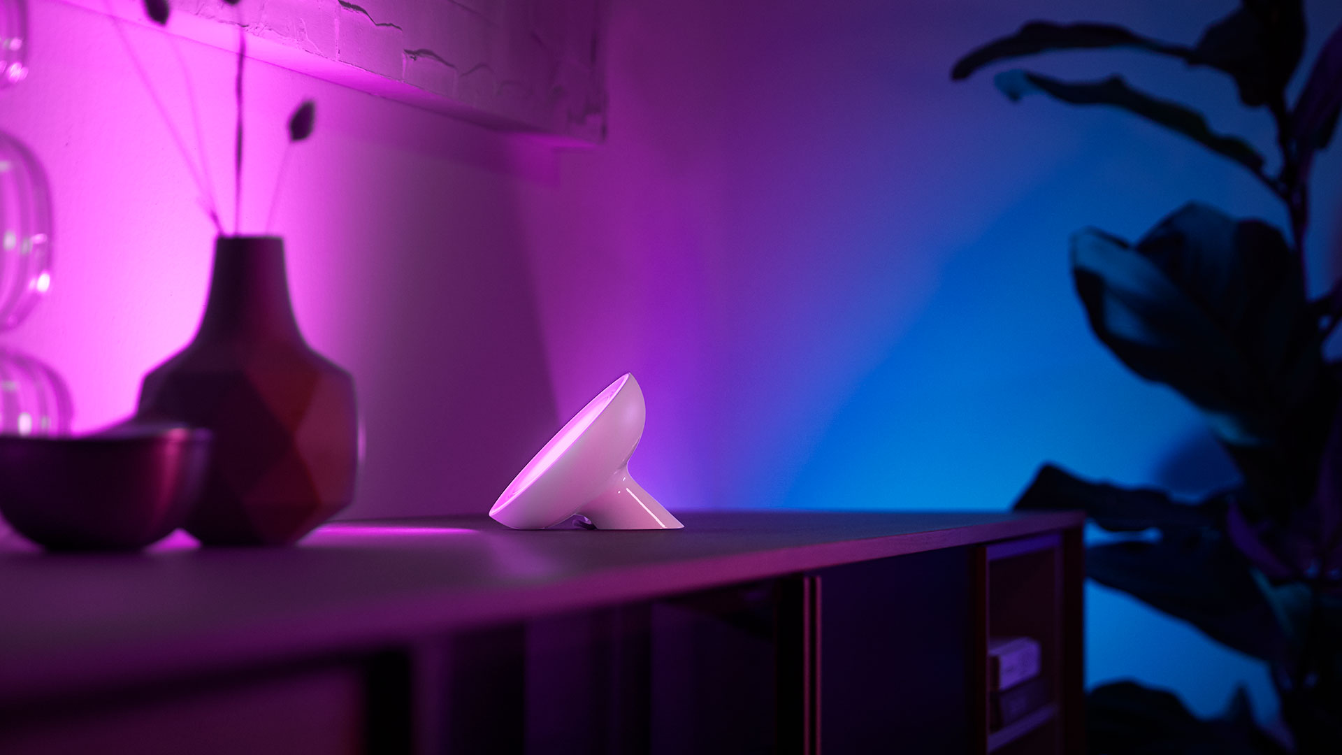 Philips Hue Goes Extra Bright with its New 1600 Lumen Smart Light
