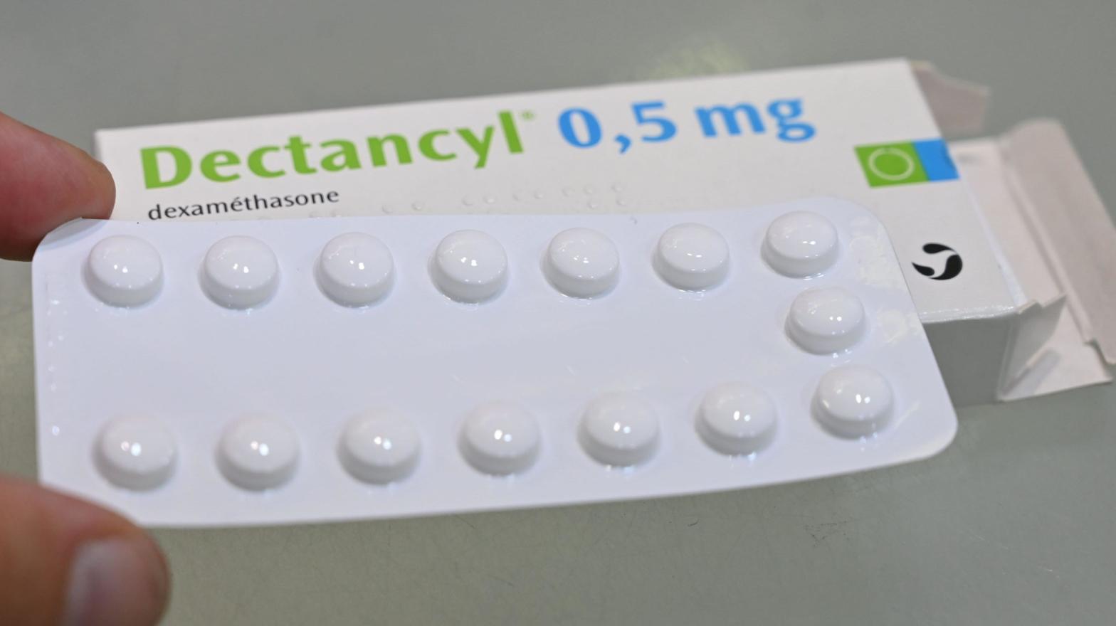A picture taken on June 16, 2020 in Paris shows tablets of Dectancyl, a drug manufactured by Sanofi containing dexamethasone (Photo: Getty Images)
