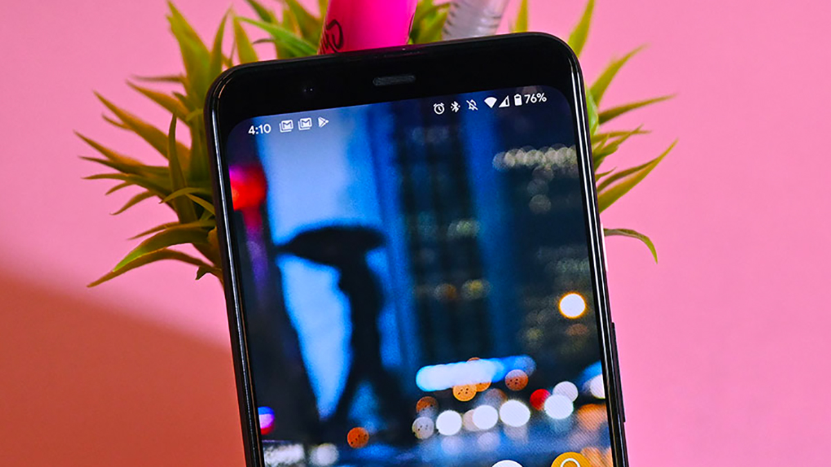 The Pixel 4 comes with its own radar. (Photo: Sam Rutherford,   (Gizmodo)