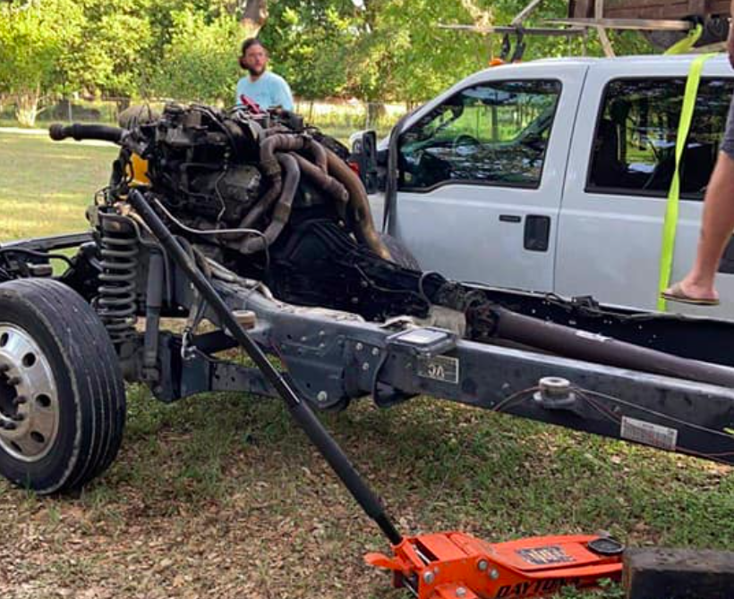 Man Tries Using Tree To Lift Ford Super Duty Cab And It Goes Terribly Wrong