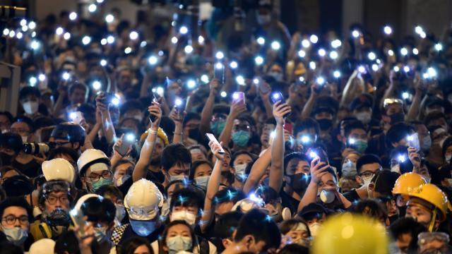 Google, Twitter, and Facebook Stop Handing Over User Data to Hong Kong Cops