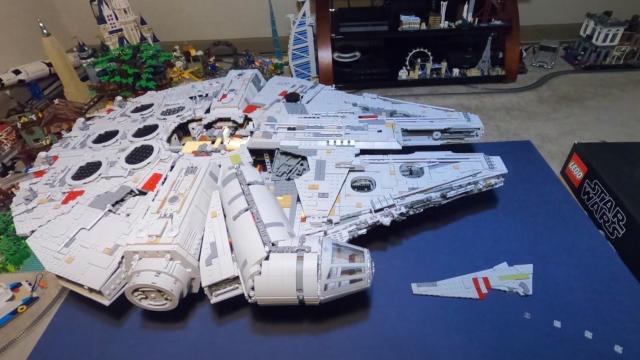 This Stop-Motion Build of the Lego Millennium Falcon Is Jaw-Dropping