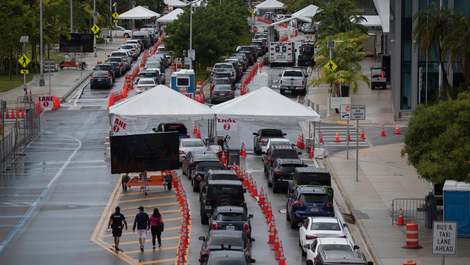Cars line up for covid-19 testing at Miami Beach Convention Centre on July 13, 2020 in Miami Beach, Florida.  (Photo: Joe Raedle, Getty Images)