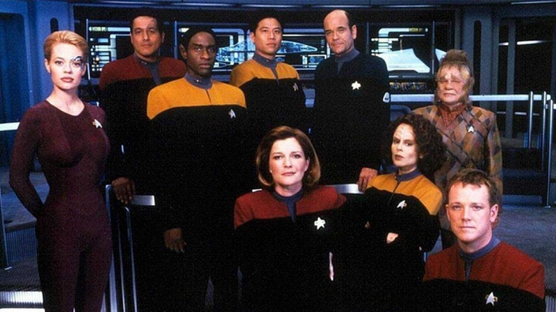 The Voyager crew. (Photo: CBS)