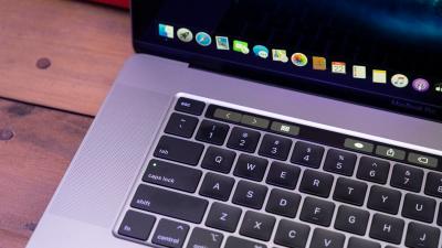 SD Card Readers Are Apparently Returning to the MacBook Pro
