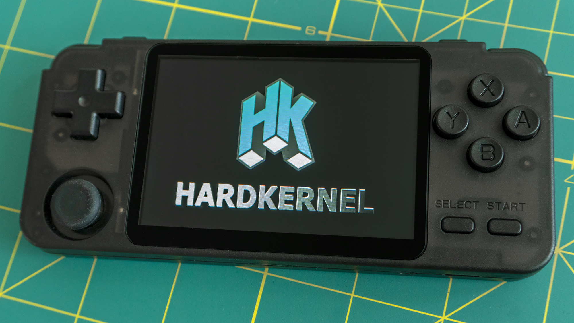 The RK2020 sample we were sent included the Hardkernel firmware developed for the ODROID GO Advance. (Photo: Andrew Liszewski - Gizmodo)