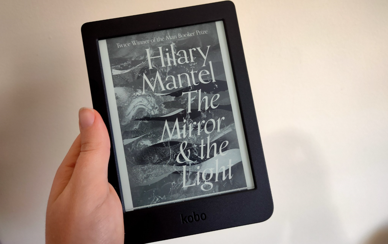 The Kobo Nia is the Perfect Pint-Sized Reading Companion