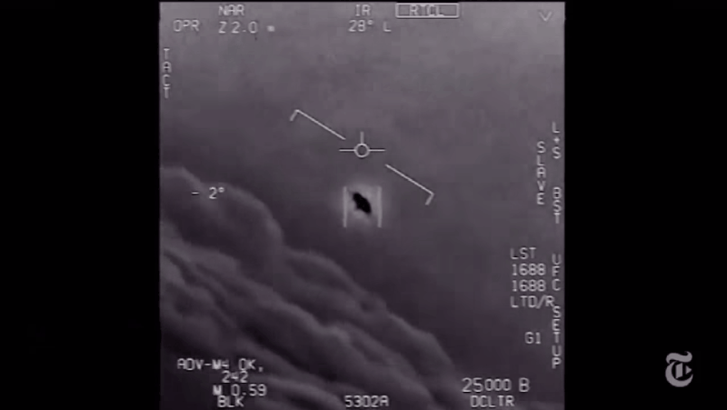 Encounter between a Navy F/A-18 Super Hornet and an unidentified flying object off the coast of San Diego, California in 2004. (Gif: YouTube/New York Times)
