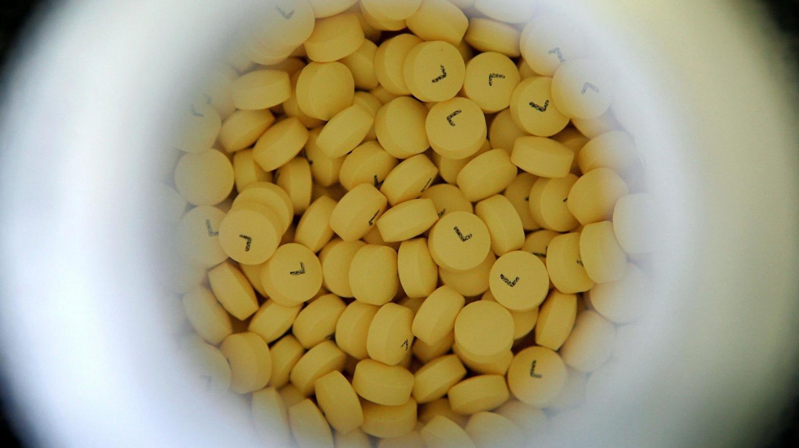 A bottle of generic aspirin (Photo: Tim Boyle, Getty Images)