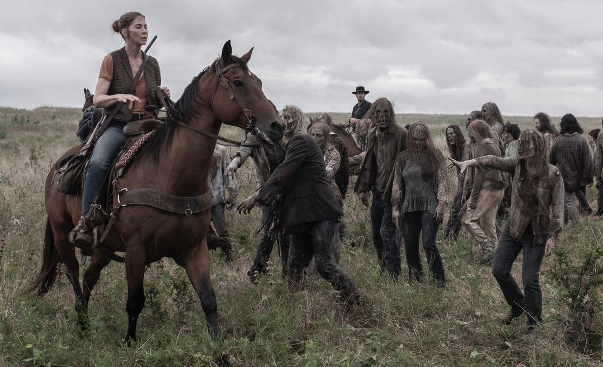 June (Jenna Elfman) wrangles some zombies on Fear the Walking Dead's season five finale. (Photo: Van Redin/AMC)