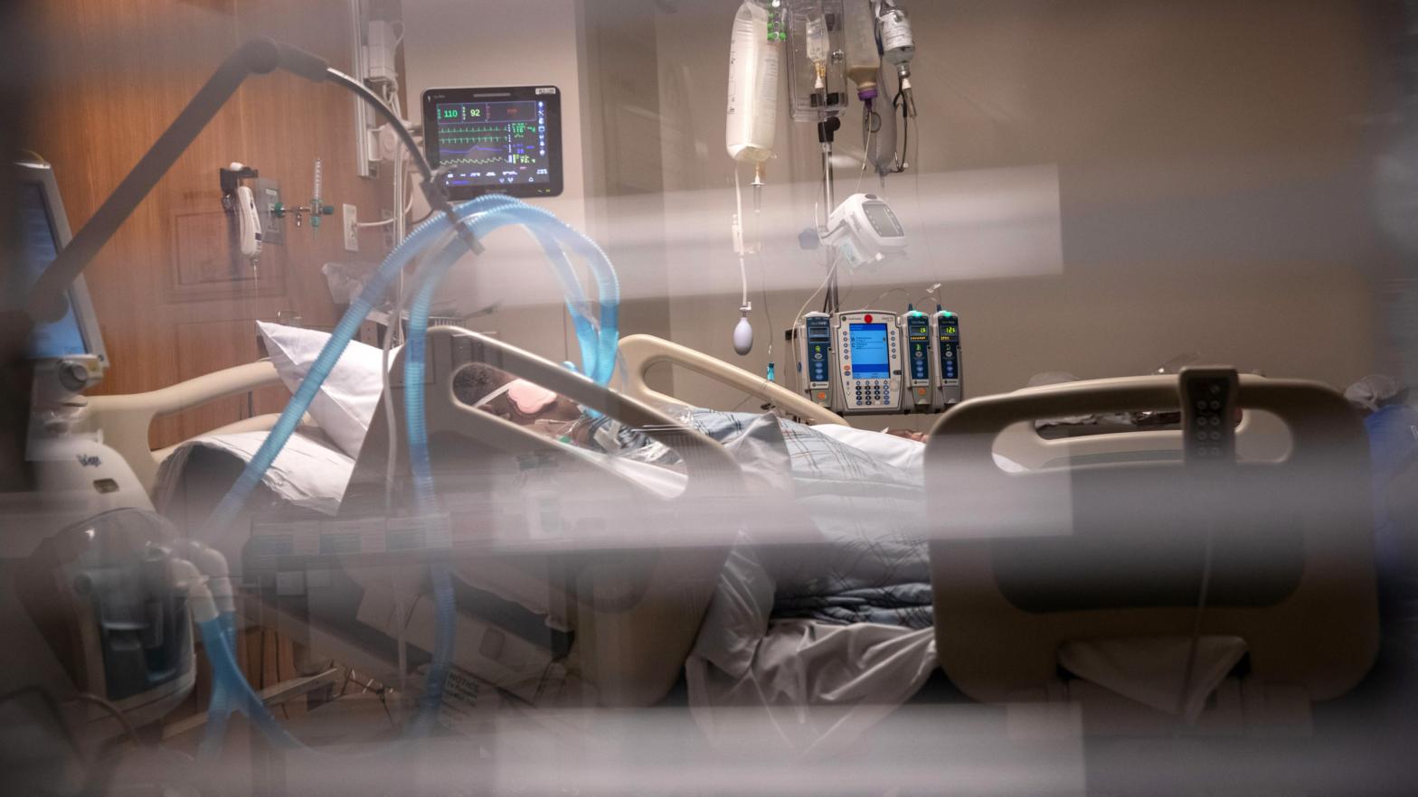 A patient on breathing tubes at Stamford Hospital Intensive Care Unit in Connecticut in April 2020. (Photo: John Moore, Getty Images)
