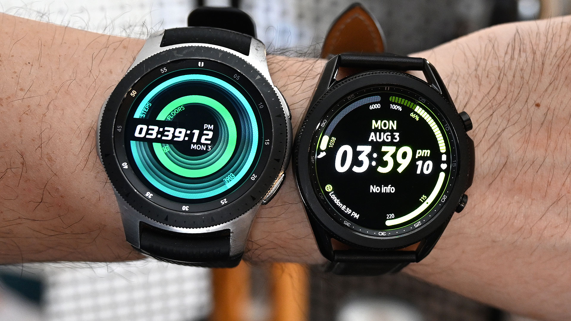 Another side-by-side between the Galaxy Watch (left) and the new Galaxy Watch 3.  (Photo: Sam Rutherford/Gizmodo)