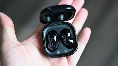 Samsung’s New Galaxy Buds Are Cheaper AirPods Rivals with a Bizarre Bean Design