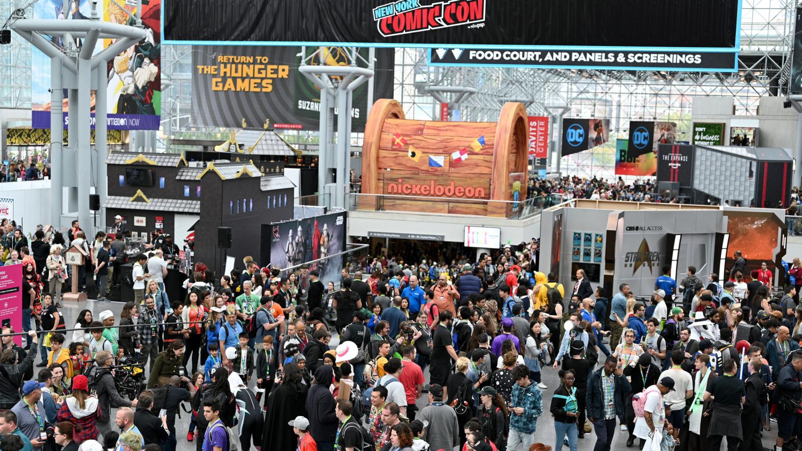 Fans gather at the Javits Centre for 2019's New York Comic Con. The event has been cancelled this year. (Photo: Bryan Bedder / for ReedPOP, Getty Images)