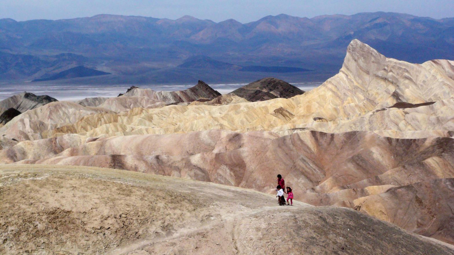 Hikers in Death Valley. Which no thank you. (Photo: Brian Melley, AP)