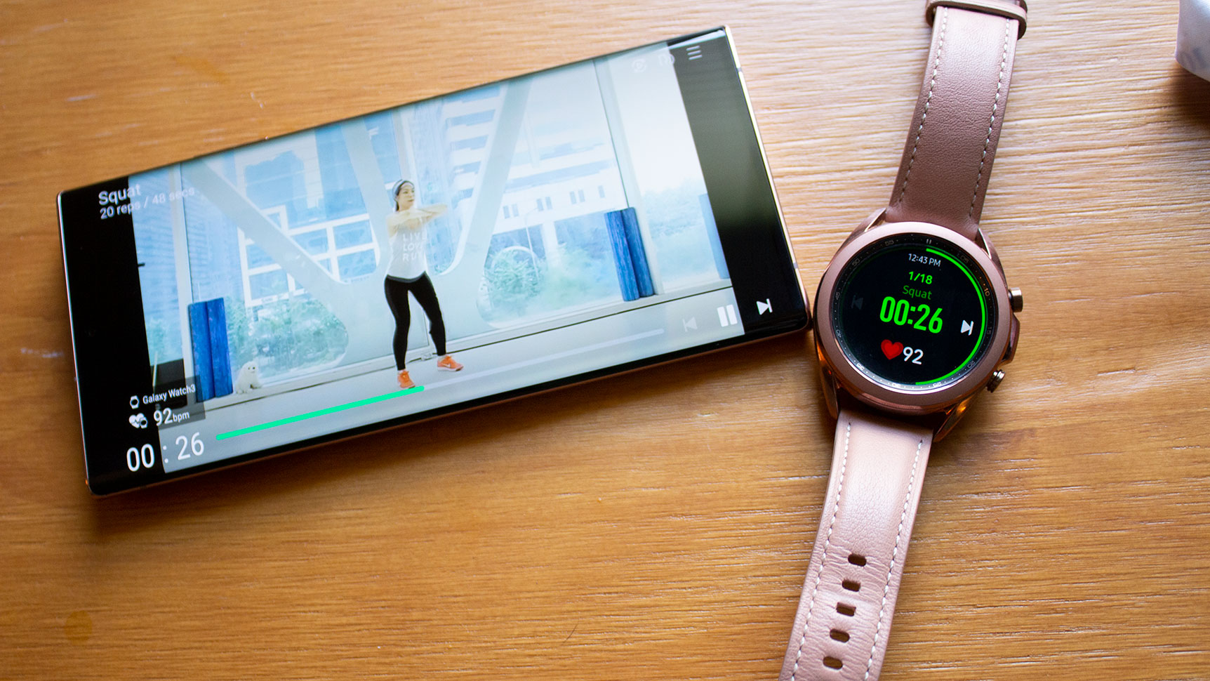 You can stream workout videos via the Samsung Health app. I did so many squats. You can also see my heart rate info displayed in the workout video itself. (Photo: Victoria Song/Gizmodo)