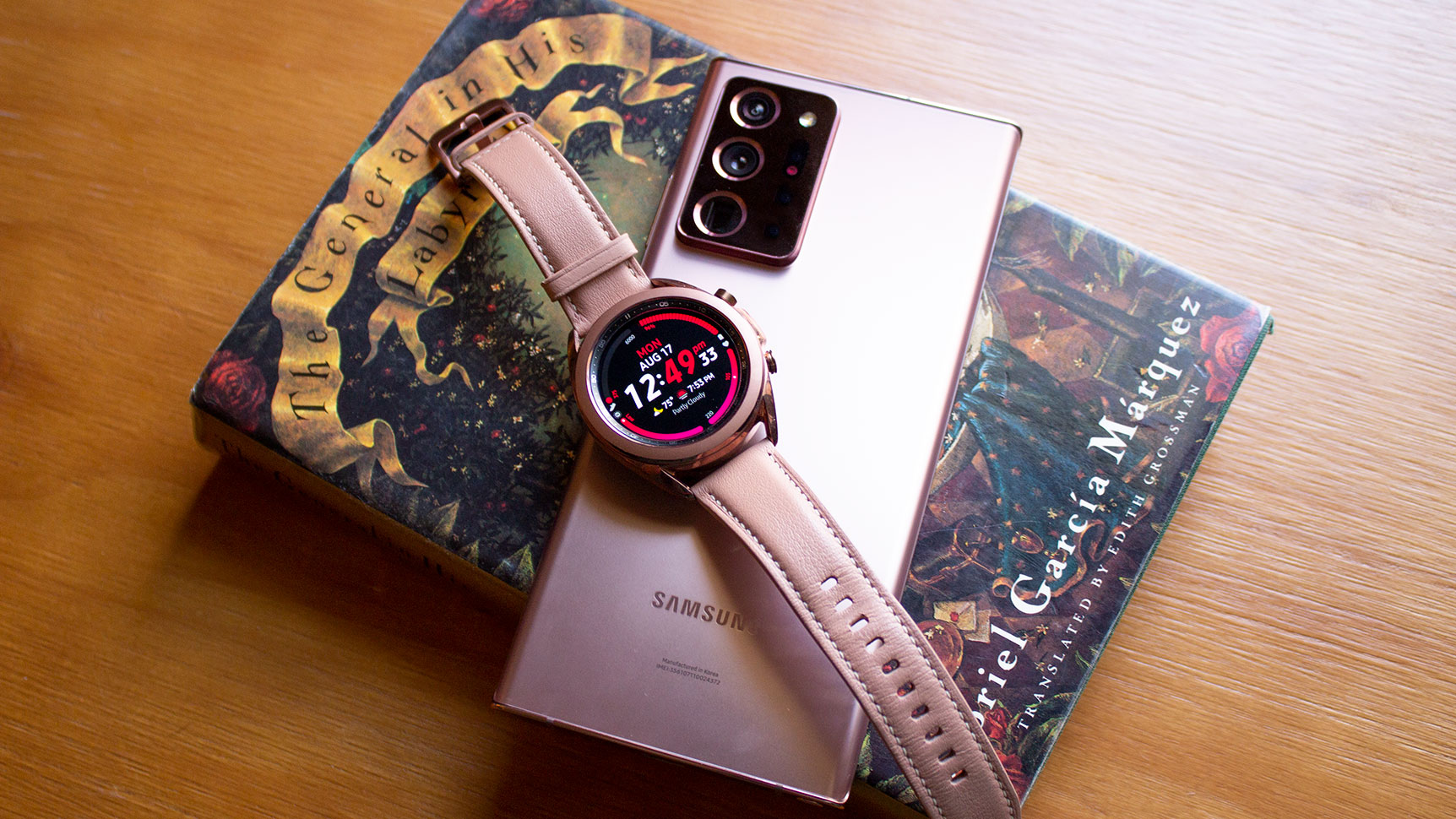 The Mystic Bronze colour grew on me. Also, the watch will work best with a Samsung phone, though a majority of the features will also work with non-Samsung Android devices. iPhones will offer a slightly more limited experience. (Photo: Victoria Song/Gizmodo)