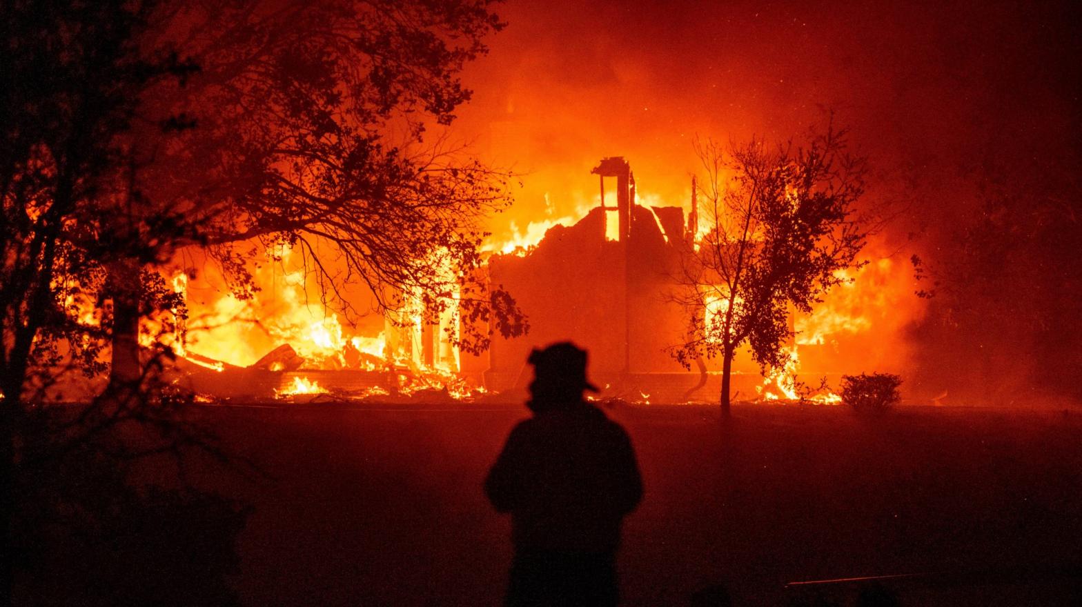 A home burns in Vacaville, California, during the LNU Lightning Complex fire on August 19, 2020. (Photo: Josh Edelson, Getty Images)