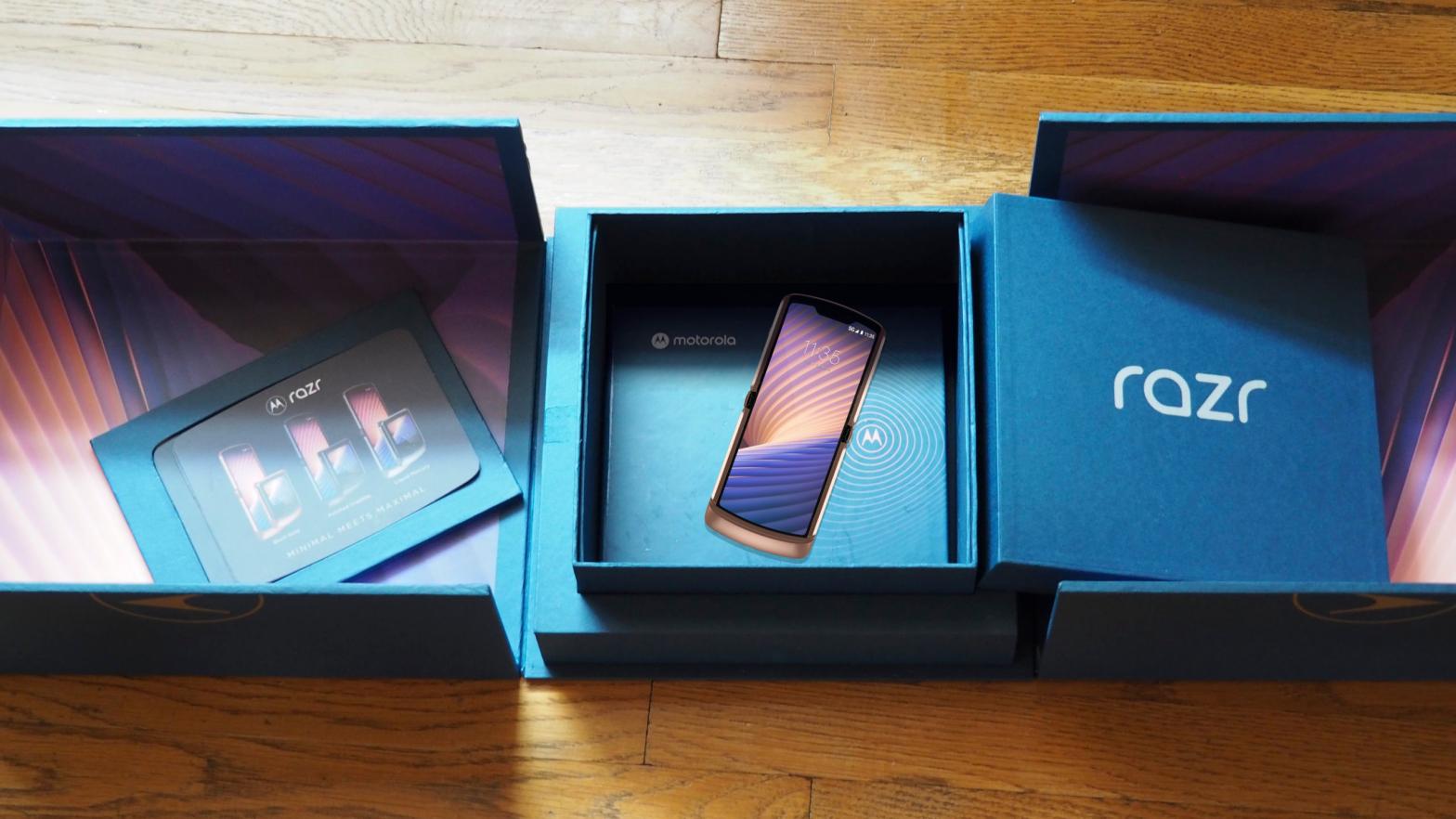 This phone was not in this box. (Photo: Caitlin McGarry/Gizmodo,Image: Motorola)