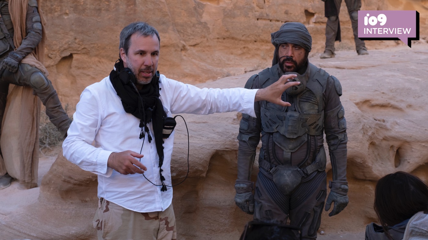 Director Denis Villeneuve directors Stilgar (Javier Bardem) during a scene from Dune.  (Image: Warner Bros.)