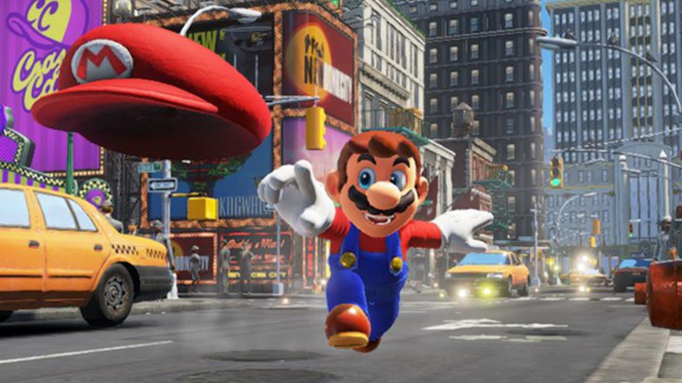 Mario chasing an accessory in New Donk City. (Screenshot: Nintendo)