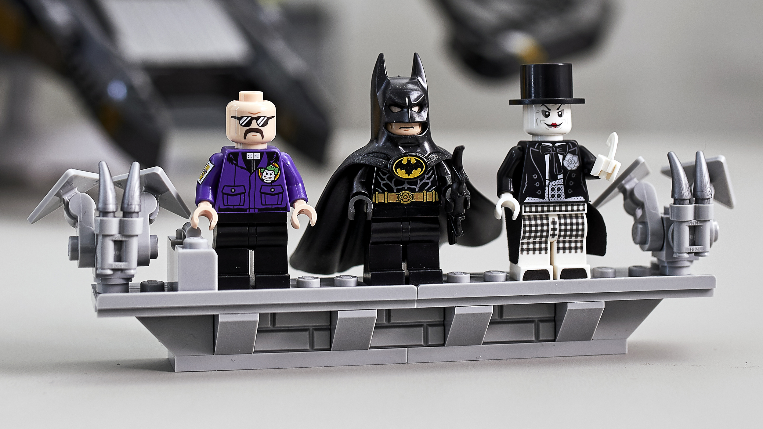 Three minifigures are included with Lego's 1989 Batwing. (Image: Lego)