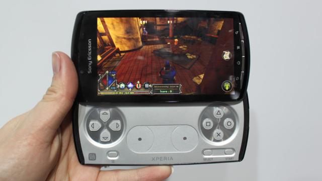 Pics of an Unreleased Xperia Play 2 Make Me Wish Sony Would Give Gaming Phones Another Go