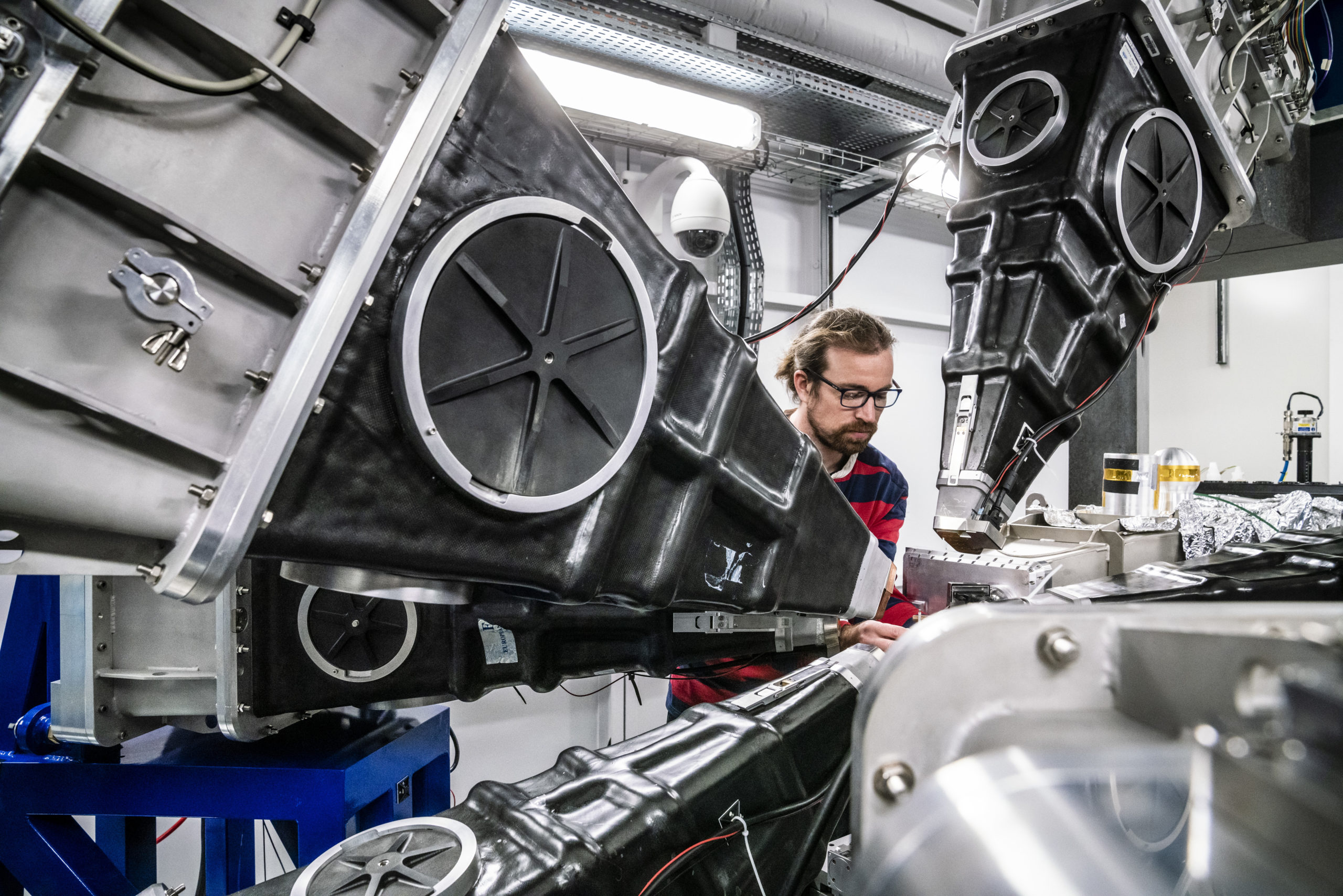 A researcher works at one of the European Synchrotron beamlines. (Photo: S. Candé/ESRF)