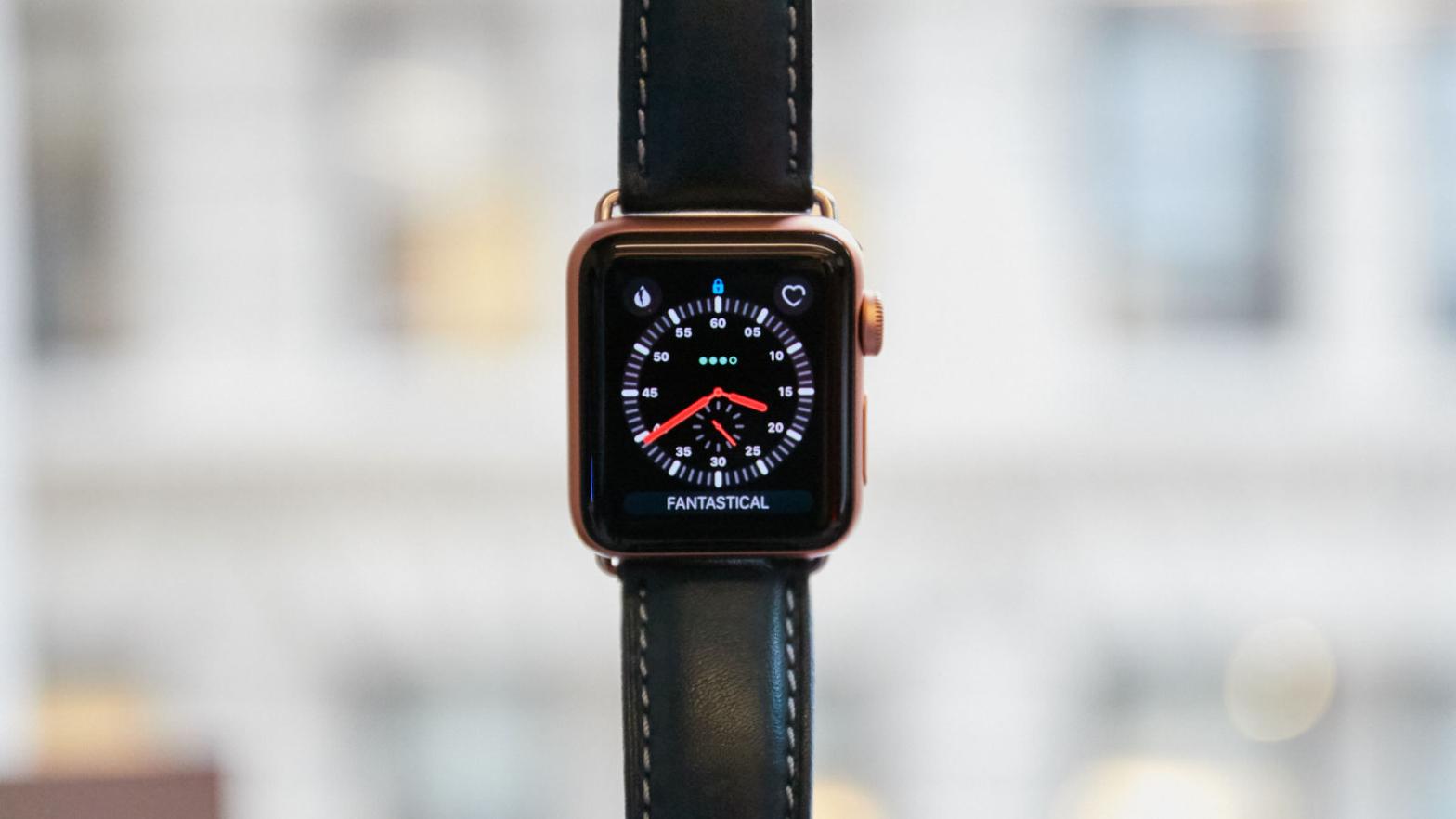 The Series 3 was a good watch when it came out. Three years ago. Don't buy one new.  (Photo: Alex Cranz/Gizmodo)