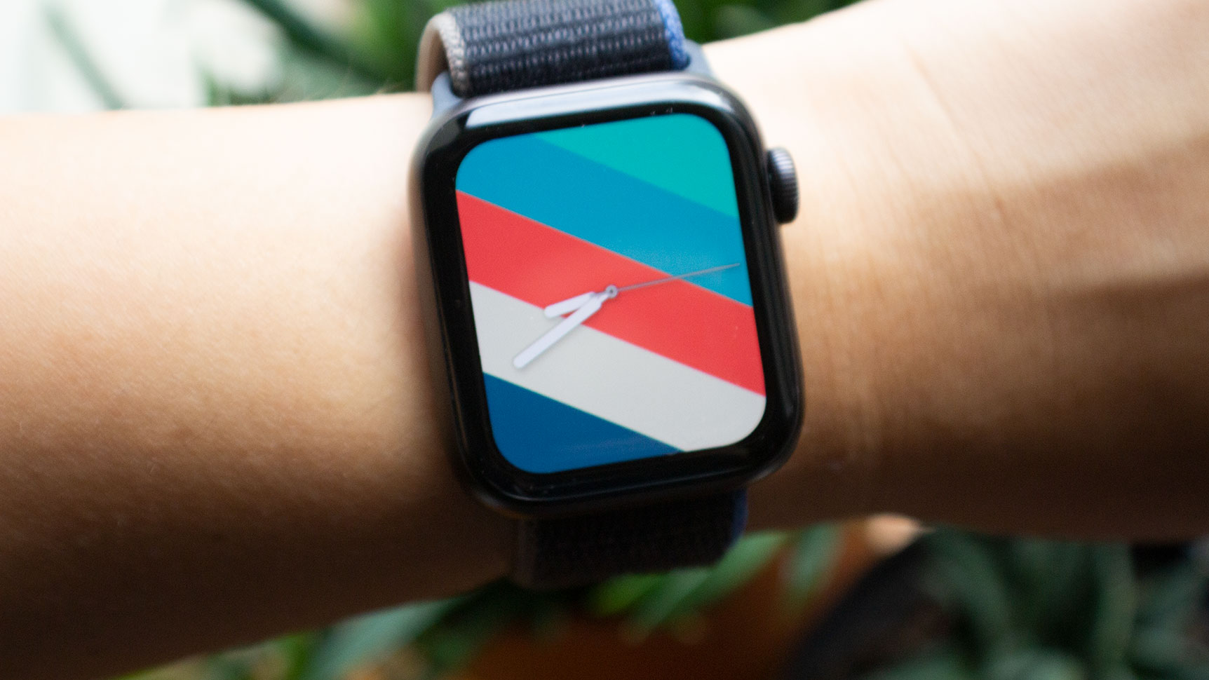I dig the new Stripes watch face even though I usually prefer complications. (Photo: Victoria Song/Gizmodo)