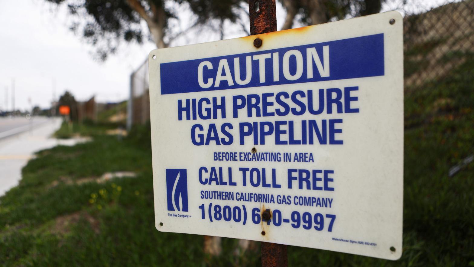 A warning sign for a gas pipeline is mounted near the Scattergood Generating Station on February 12, 2019 in El Segundo, California. (Photo: Mario Tama, Getty Images)