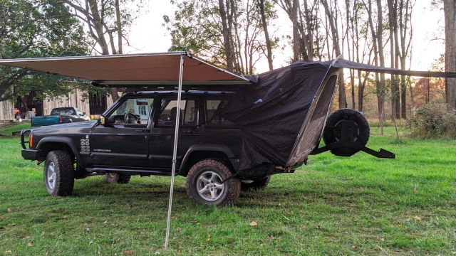 Hero Saves Official Pontiac Aztek Tent From Junkyard, Installs It On His Jeep Cherokee XJ