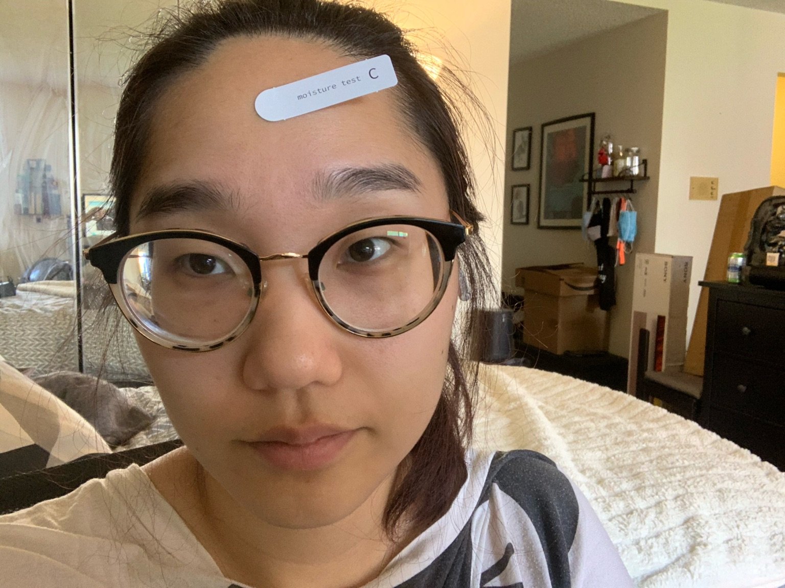 My forehead is 70% hydrated. I look stupid. (Photo: Victoria Song/Gizmodo)