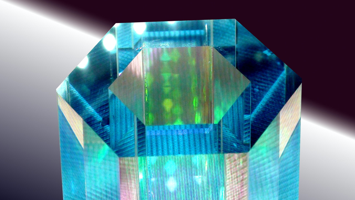 With ColdQuanta's new system, you can manipulate quantum matter inside a precisely engineered glass cell, like this one, over the internet. (Image: ColdQuanta)