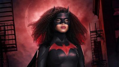 Our New Batwoman Makes a Bold Impression in the First Season 2 Photos