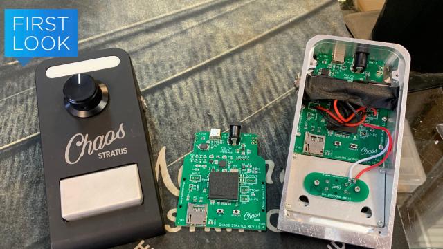This iPhone-Powered Stompbox Will Add Up to Five Effects to Your Attempts at Guitar Playing