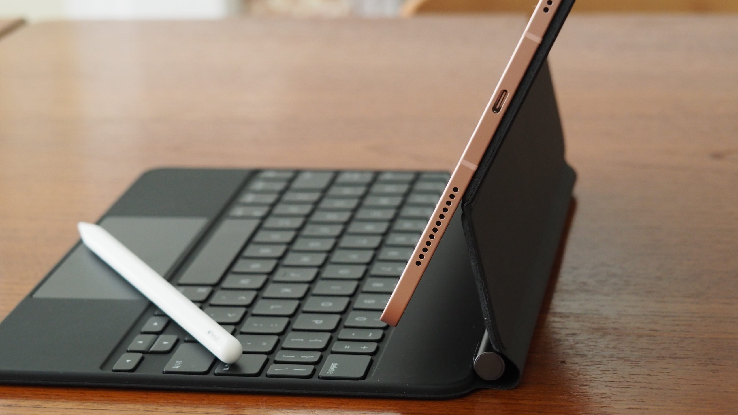 The Magic Keyboard is $US300 ($419), but I really do love it. The second-gen Apple Pencil is also good, but I'm not much of an artist and I don't take notes by hand anymore. (Photo: Caitlin McGarry/Gizmodo)